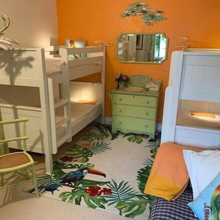 Gite 2-4 Couchages Situe Dans Un Magnifique Jardin Saint-Vivien  Экстерьер фото
