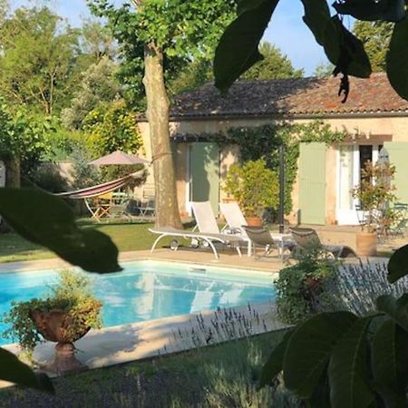 Gite 2-4 Couchages Situe Dans Un Magnifique Jardin Saint-Vivien  Экстерьер фото